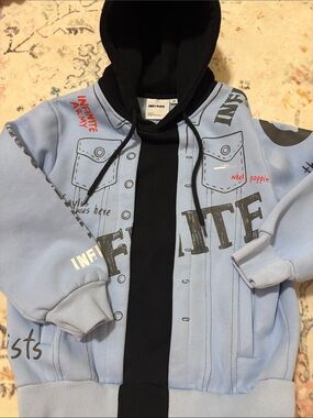 INFINITE Kids' Light Blue & Black Graphic Hoodie Sweatshirt. Size boys medium!